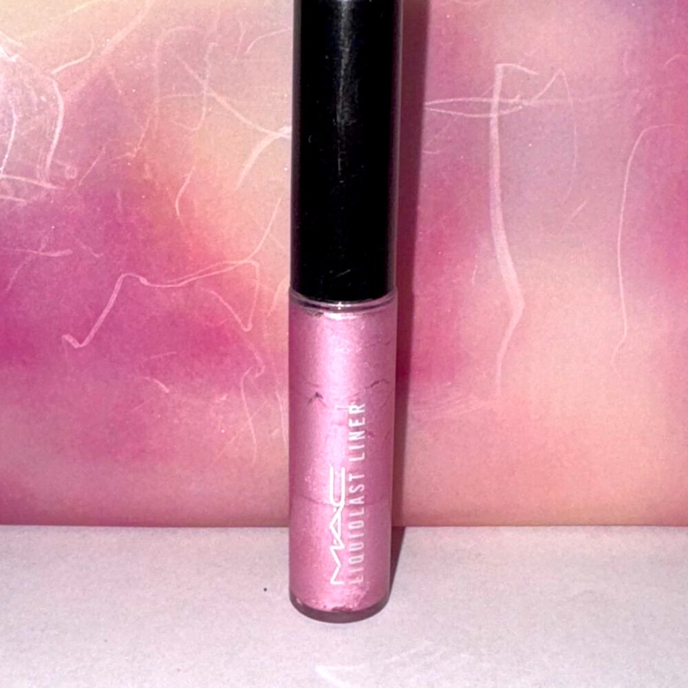 MAC Liquidlast Liner~ Visionaire